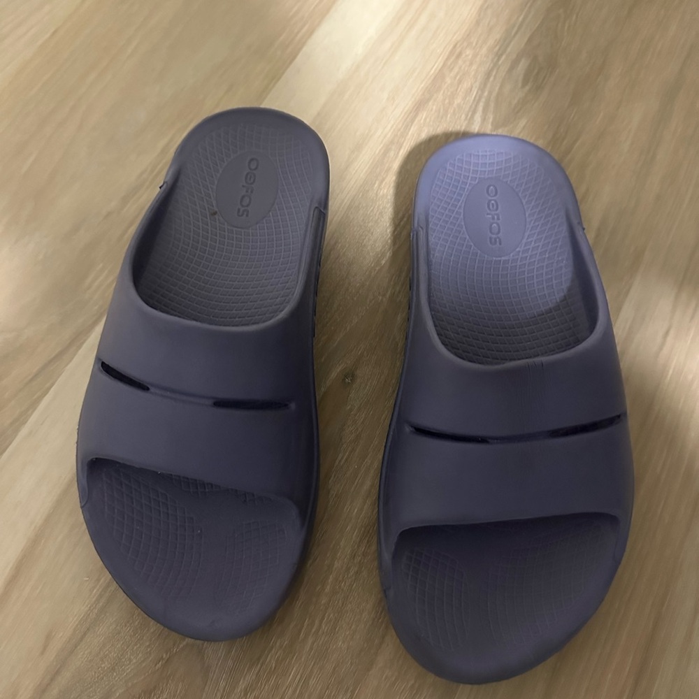 OOFOS Lavender Comfort Slides